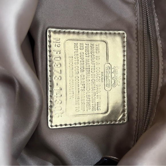 Vintage Coach F0973-14395 Beige and Dark Brown Shoulder Bag - Picture 15 of 16